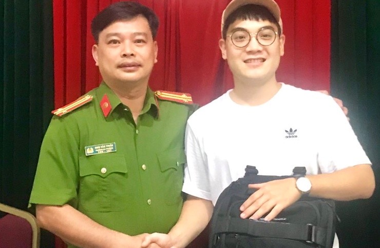 Công an phường Thành Tô: Phối hợp tìm tài sản thất lạc cho người nước ngoài